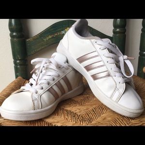 Adidas Advantage Women’s Sneaker